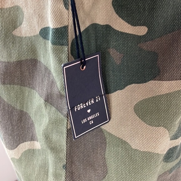 NWT Forever 21 Camo Jacket SZ S Lightweight Full Metal Button Down - Picture 8 of 11